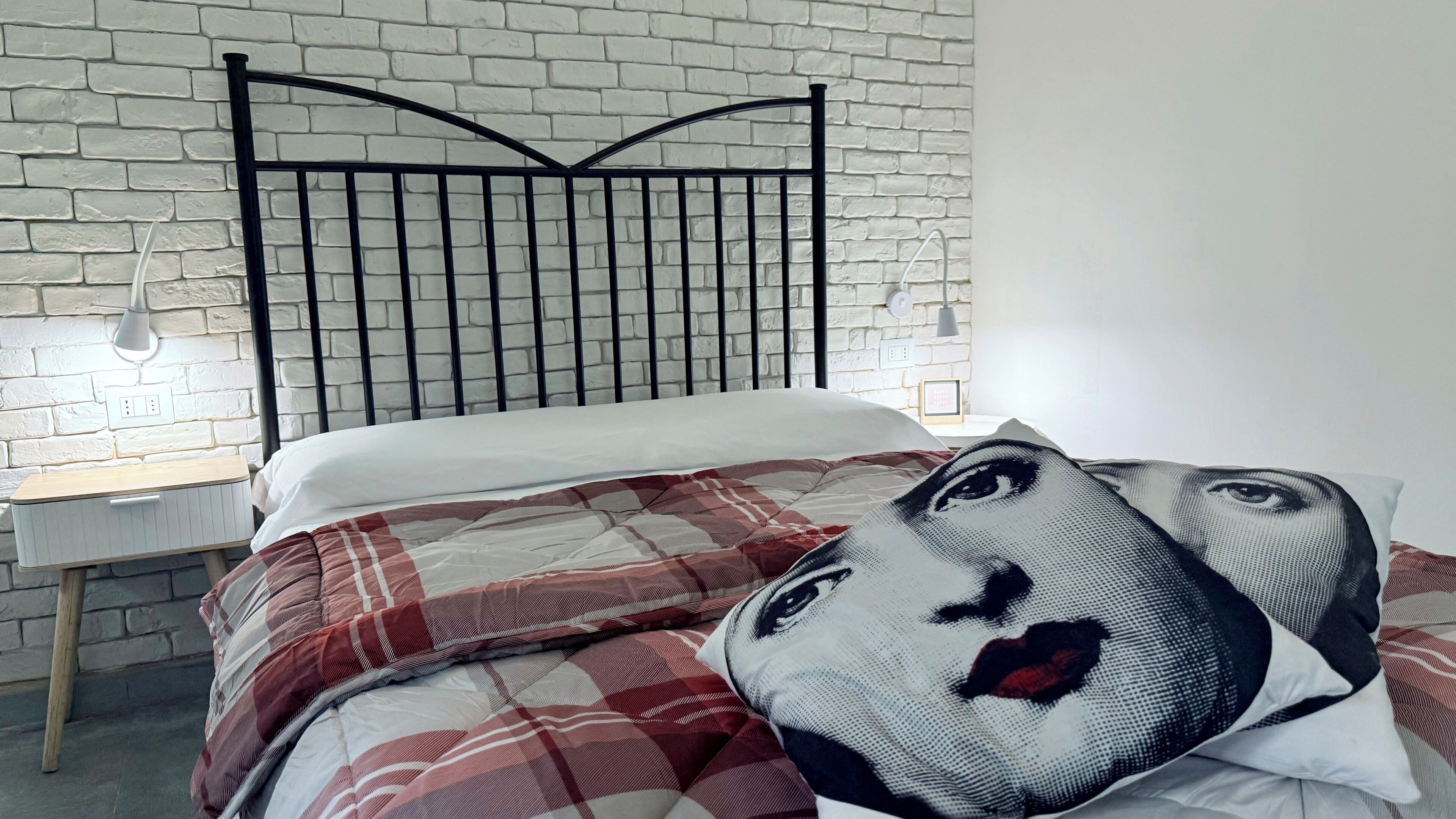 1 多间卧室、熨斗/熨衣板、免费 WiFi、床单