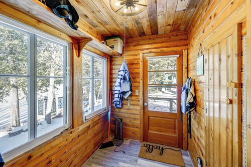 Waterfront Family Home w/ Seasonal Dock in Lincoln