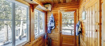 Waterfront Family Home w/ Seasonal Dock in Lincoln