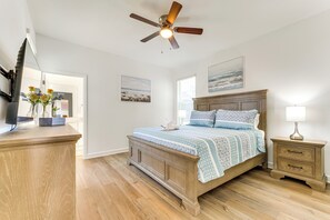 5 bedrooms, iron/ironing board, travel cot, Internet - 15 Min to Disney: Resort Amenities, Pool! (Kissimmee)