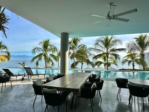 Outdoor pool - Oceanfront Bucerias Escape | Huge Balcony & Panoramic Views 🌊 (Bucerías)
