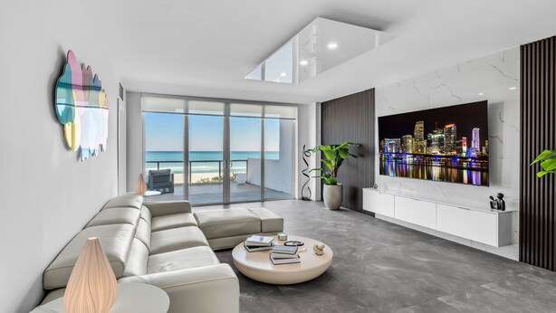 Living area - Direct Oceanfront 2BR · Huge Balcony, Free Parking (Miami Beach)