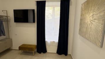 Camera King Superior con Materasso Matrimoniale | Mobiliario individual, wifi gratis, ropa de cama