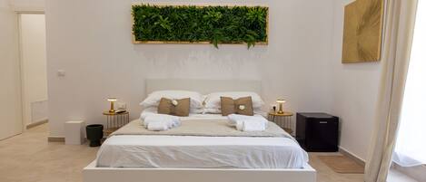 Individually furnished, free WiFi, bed sheets