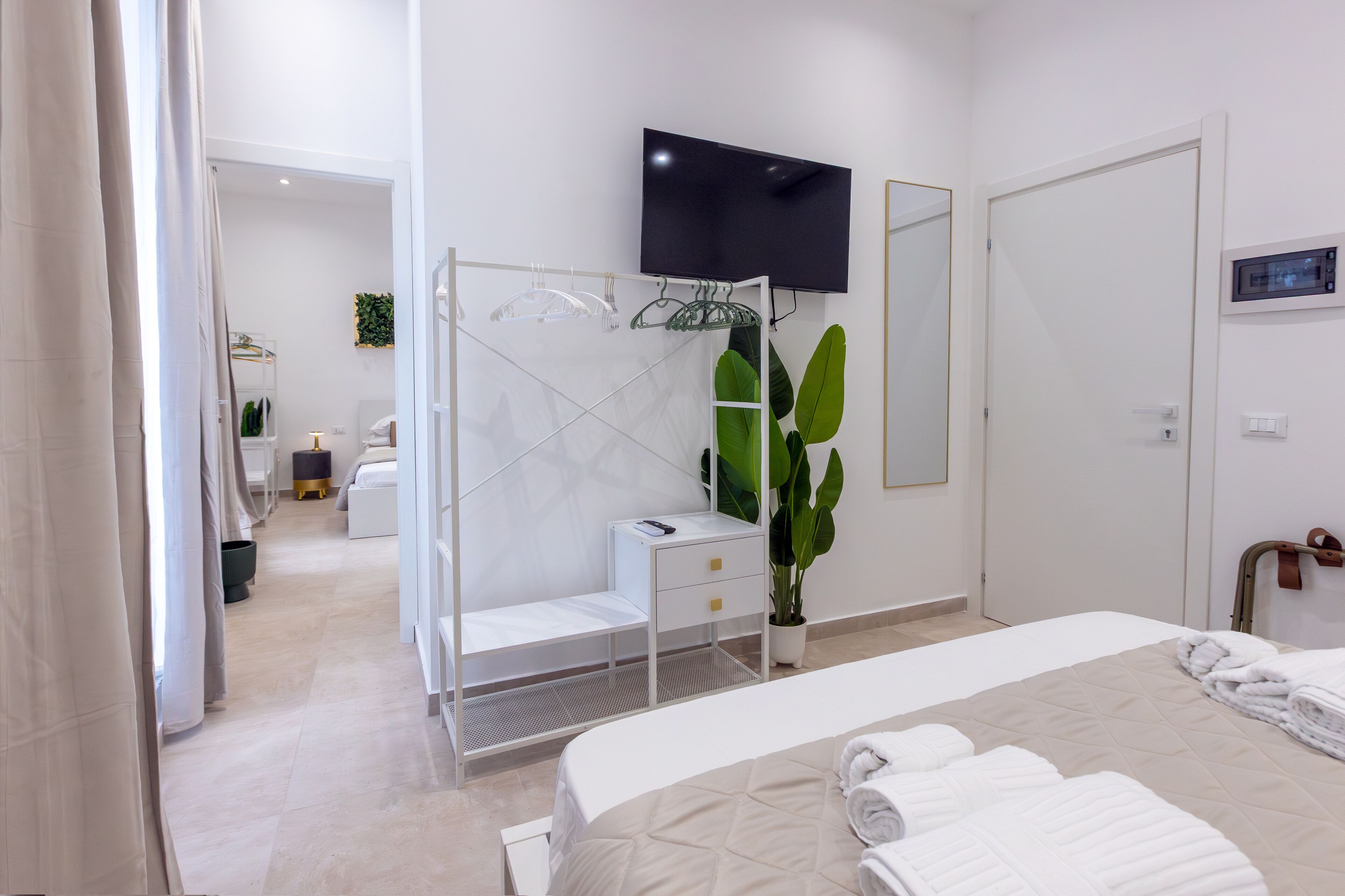 Camera Standard con Materasso Matrimoniale | Mobiliario individual, wifi gratis, ropa de cama