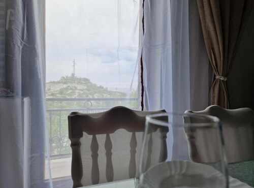 Three Bedroom Apartment With Balcony And Sea View
