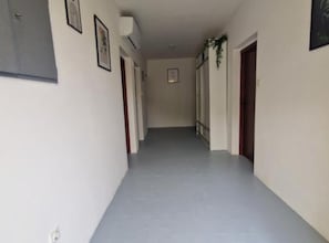 Interior - Three Bedroom Apartment With Balcony And Sea View (Karlobag)