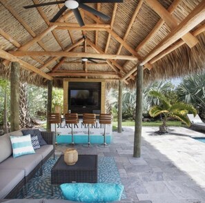 Outdoor dining - Swimming Pool / Boat Dock / Close to Key West (Sugarloaf)