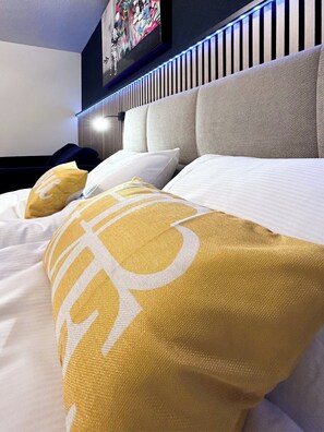 3 habitaciones, tabla de planchar con plancha, wifi y ropa de cama 