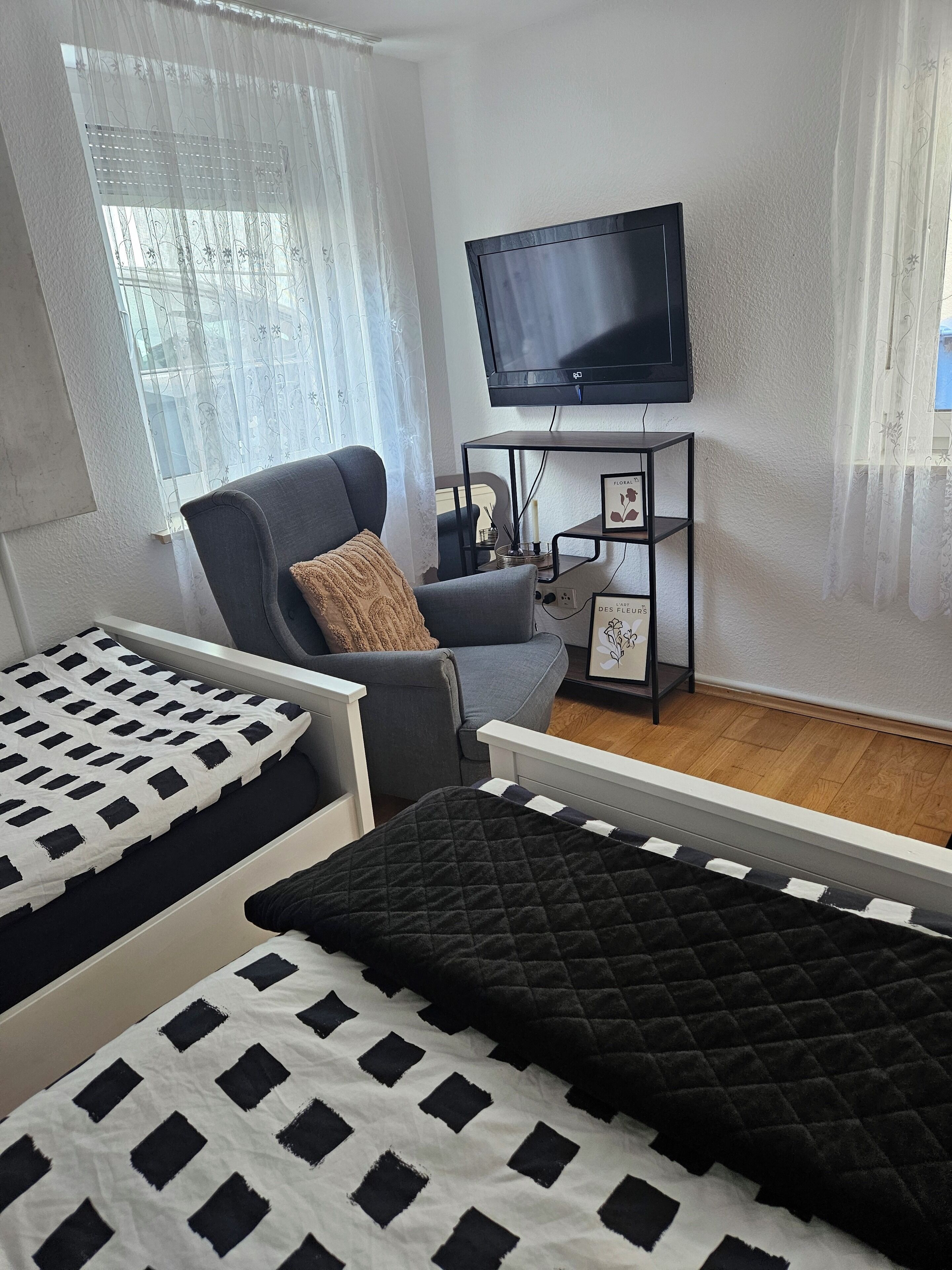 Bügeleisen/Bügelbrett, WLAN, Bettwäsche