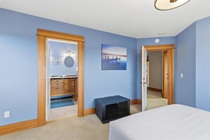 5 bedrooms, WiFi, bed sheets - A Craftsman style gem, hot tub, close to ocean (Pacific City)