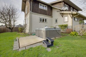 Tina de hidromasaje al aire libre