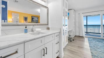 House, Multiple Beds (Seagull Villas #3) | Interior