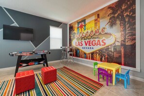 Game room - New Listing! Spacious House 5BR w/Pool (Kissimmee)