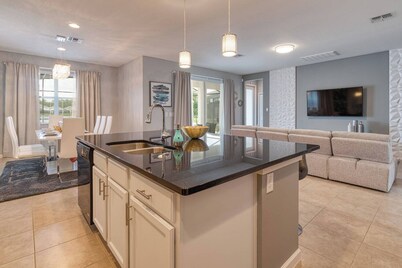 New Listing! Spacious House 5BR w/Pool