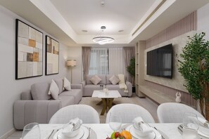 Dining - Large Flat with High Floor in Marina (Dubai)