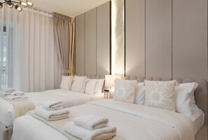 Iron/ironing board, free WiFi - Large Flat with High Floor in Marina (Dubai)