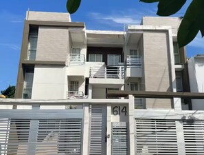 Exterior - Corazón de reforma, Marti, near beach, invoice (Veracruz)