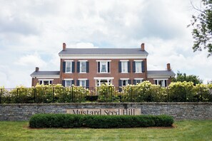 Luokittelematon kuva, 3 kautta 47, painike