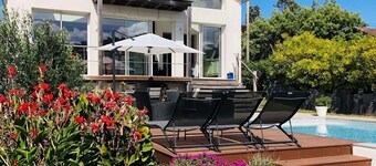 Family villa 10 persons - swimming pool and sea view - 400 m from the sea and the village