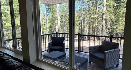 Wood Haven - a North Idaho Getaway