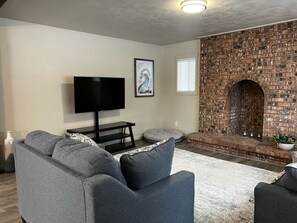 Interior - Little Blue Dog Haven (Sagle)