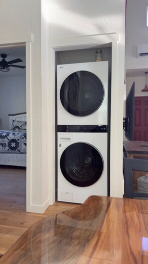 Room - Hog Haven - a North Idaho Getaway (Sagle)