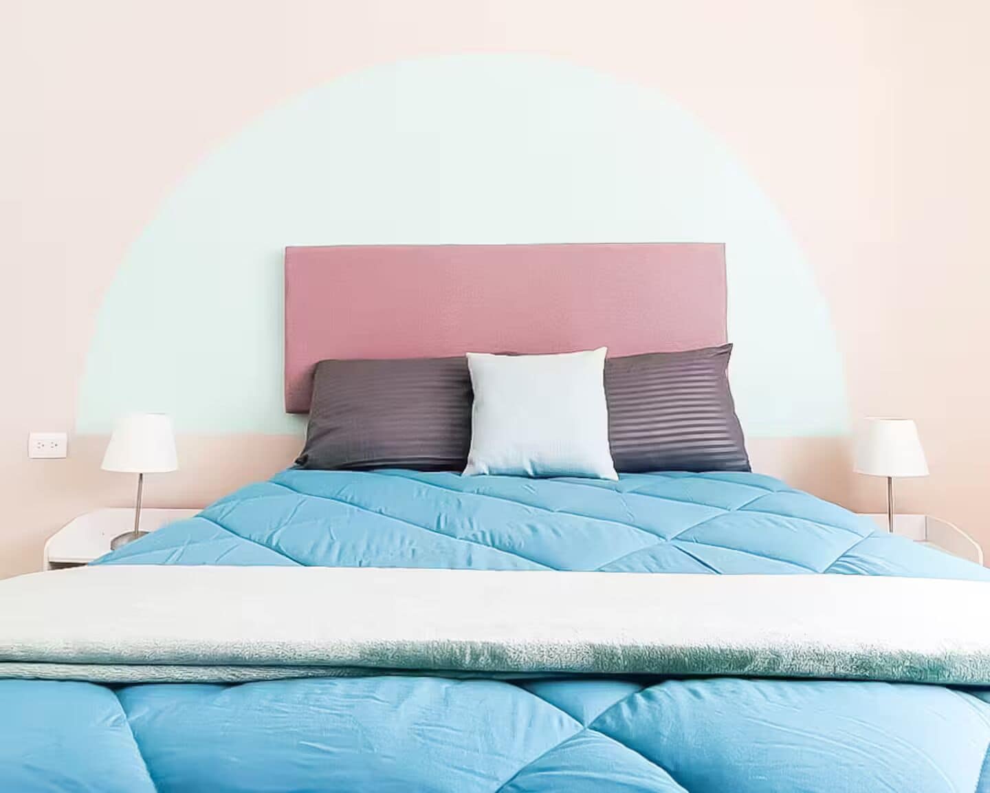 2 bedrooms, iron/ironing board, WiFi