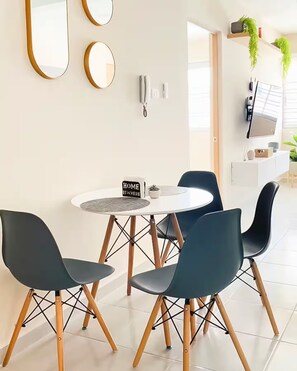 Dining - Apartment 3 min from WTC, Beach, Plaza Americas, invoice (Veracruz)