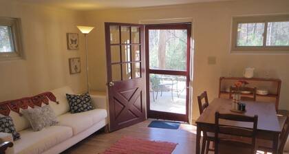 1BR FURNISHED APT in the HEART OF CHAPEL HILL on 1 ACRE HISTORIC DISTRICT