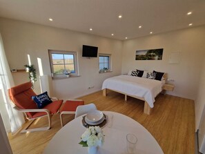 WiFi, bed sheets - Vacation apartment Weitblick³ evening light Cozy, new apartment (Neusitz)