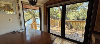 Adventure by Day, Cozy Nights, 2-bedroom cabin on Scenic Myakka River w/AC
