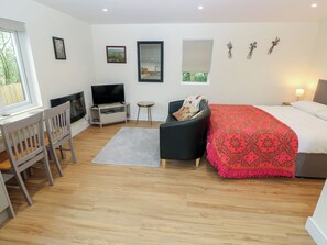 Cottage | 1 bedroom, individually decorated, individually furnished, free WiFi - Heidiaway Lodge (Porth)