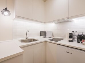 Fridge, microwave, dishwasher, coffee/tea maker - Comercio 37 (Toledo)