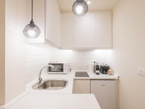 Fridge, microwave, dishwasher, coffee/tea maker - Comercio 37 (Toledo)