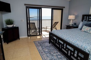 4 bedrooms, iron/ironing board, travel cot, WiFi - Luxury Fort Myers Beachfront Penthouse - Sunset Views & Pool (Fort Myers Beach)