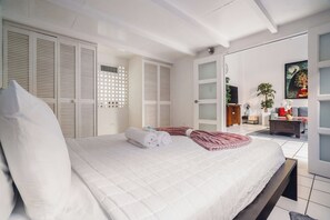 3 chambres, fer et planche à repasser, Wi-Fi, draps fournis