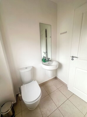 HandtĂŒcher, Seife, Toilettenpapier
