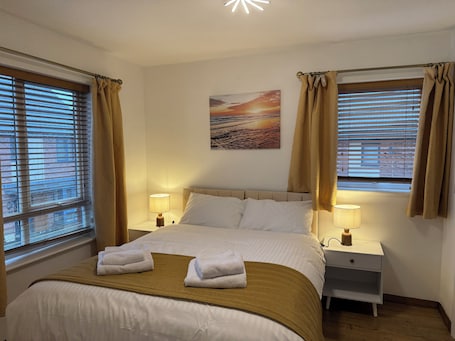 Iron/ironing board, WiFi, bed sheets. Vyn's Holiday home - Sleeps 6