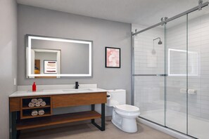 Bathroom - Hawthorn Extended Stay By Wyndham Miamisburg Daytonsouth (Miamisburg)