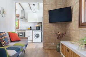 Interior - Cozy House with Terrace 8 minutes from the airport (Ingenio)