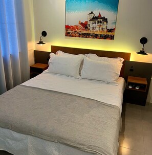 โต๊ะทำงาน, พื้นที่ทำงานแบบใช้แล็ปท็อป, Wi-Fi ฟรี