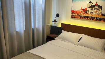 Escrivaninha, espaço de trabalho para notebook, Wi-Fi de cortesia