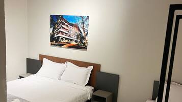 Premium bedding, pillowtop beds, free WiFi, bed sheets