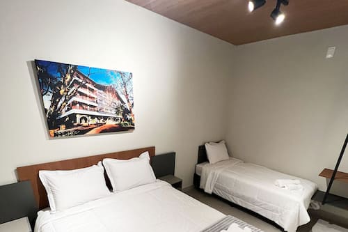 Hochwertige Bettwaren, Pillowtop-Betten, kostenloses WLAN, Bettwäsche