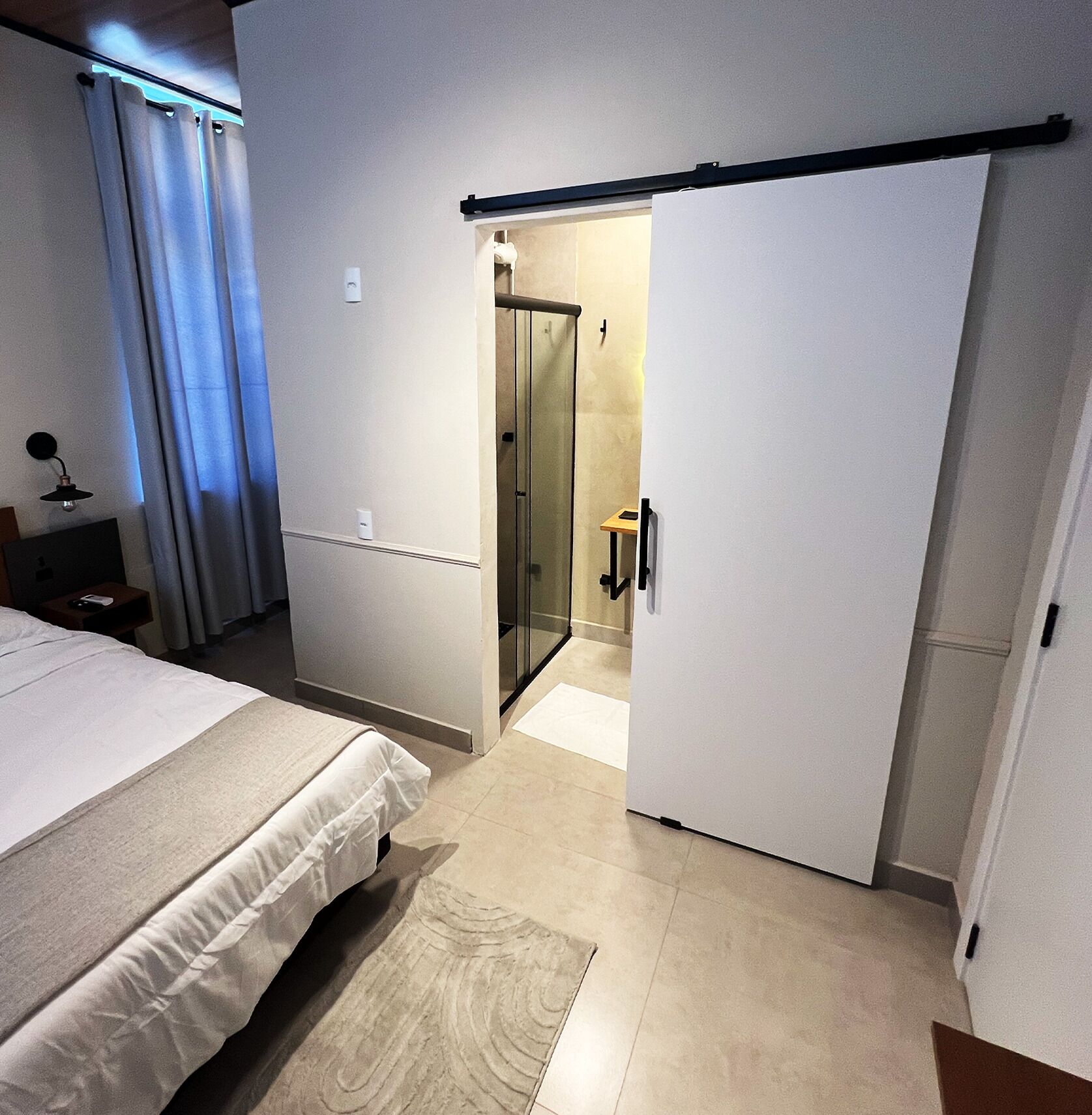 Desk, laptop workspace, free WiFi