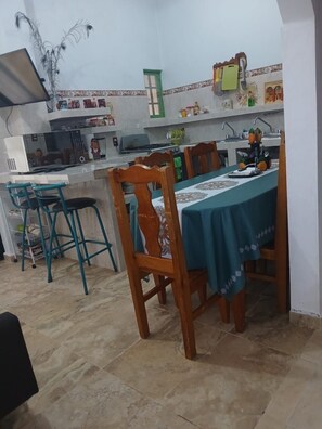 Dining - GuerrApa Rural House (Duraznotla)