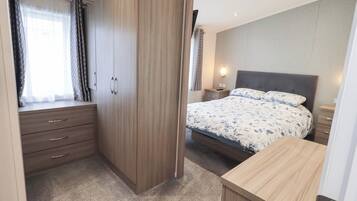 2 bedrooms, individually decorated, individually furnished, free WiFi