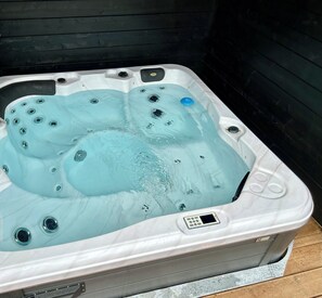 Outdoor spa tub - A break at La Sarte (Wellness) (Huy)