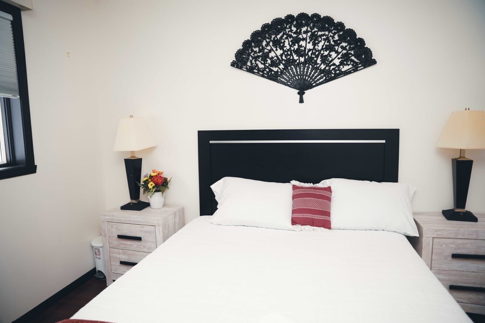 4 bedrooms, iron/ironing board, free WiFi, bed sheets